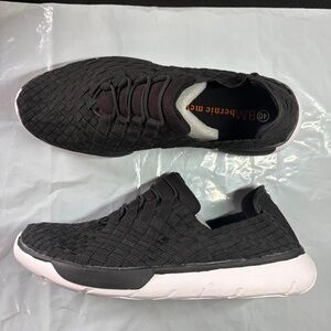bernie mev. Black Woven Slip-On Sneakers with White Sole